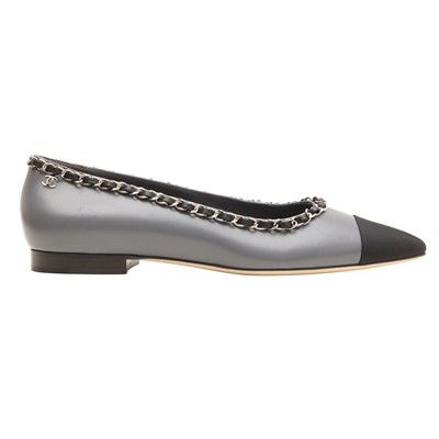 Lot 24 - Chanel Grey Chain CC Pointed Ballet Flat - Size 39