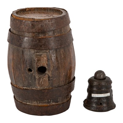 Lot 239 - A 17th or 18th century bronze 'thunder mug' type signal canon