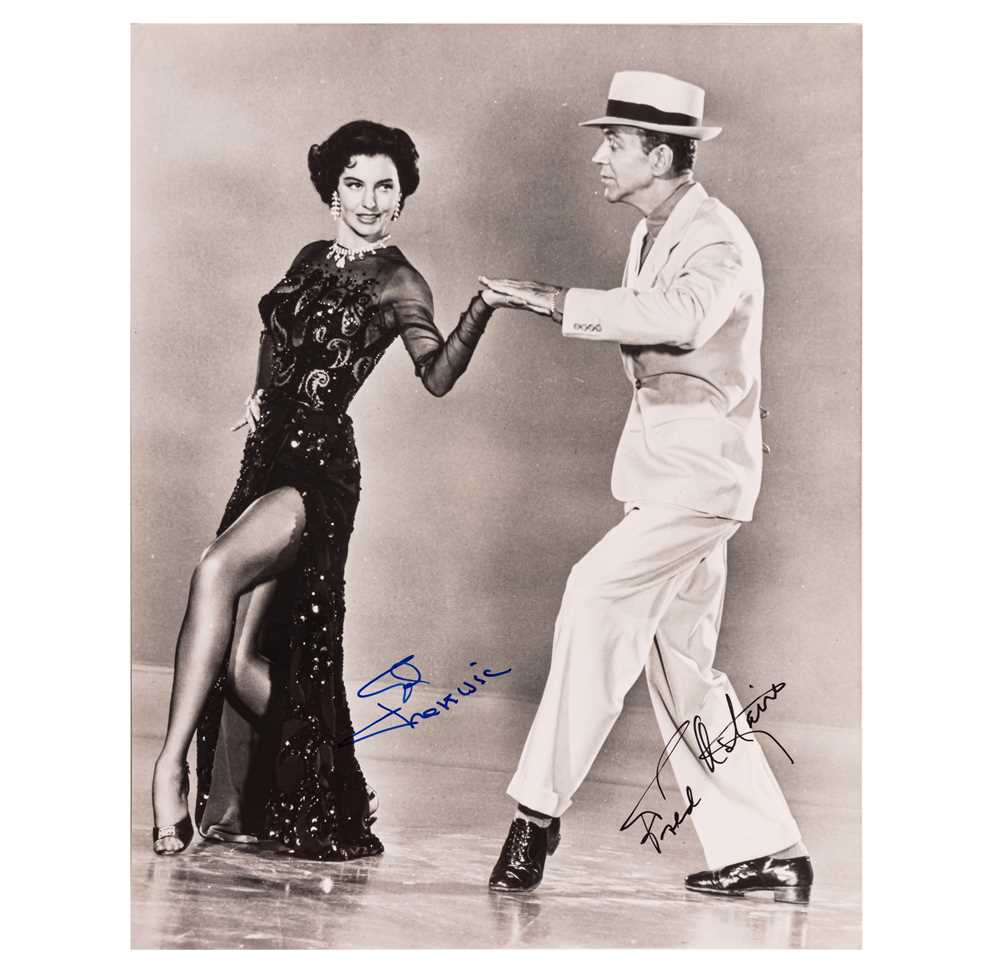 146 - Photograph Collection.- Hollywood Interest
