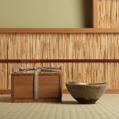 Lot 12 - A fine Japanese Ko-Karatsu tea bowl (chawan), Momoyama - Edo period, 16th - 17th century