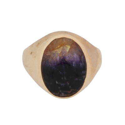 Lot 97 - A blue john single stone ring, circa 1979