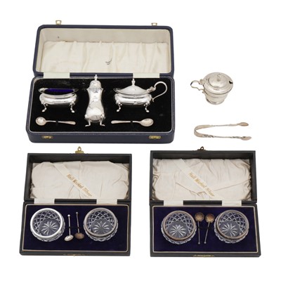 Lot 463 - A mixed group of sterling silver