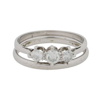 Lot 93 - A diamond bridal ring set