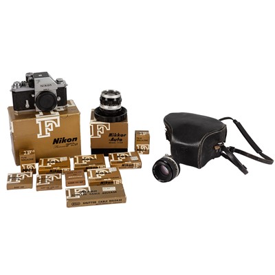 Lot 275 - Nikon