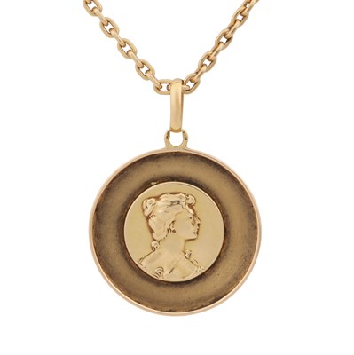 Lot 159 - A portrait pendant necklace