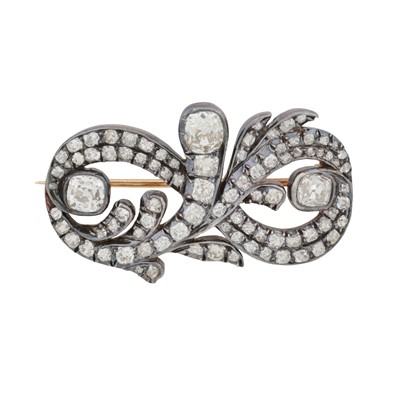 Lot 62 - A Victorian diamond brooch