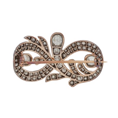 Lot 62 - A Victorian diamond brooch