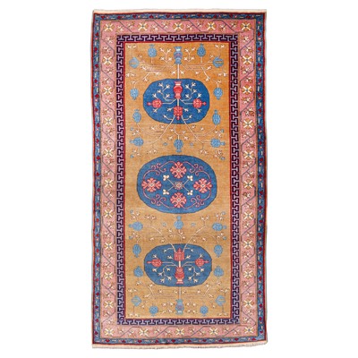 Lot 95 - A fine Khotan design kelleh