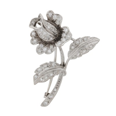 Lot 342 - A diamond flower brooch