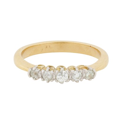 Lot 28 - A five-stone diamond ring