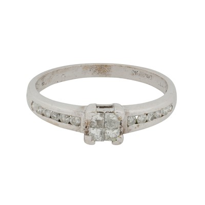 Lot 59 - A diamond ring