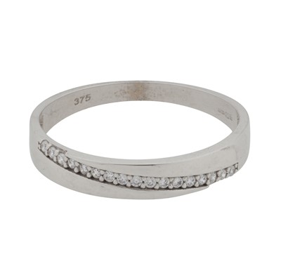 Lot 134 - A cubic zirconia band ring