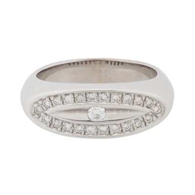Lot 346 - A brilliant-cut diamond ring
