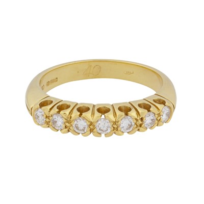 Lot 180 - A diamond seven stone ring