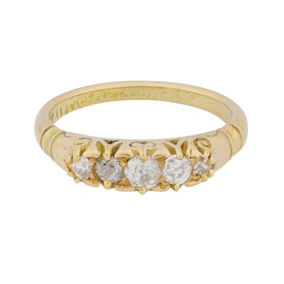 Lot 182 - A diamond five stone ring
