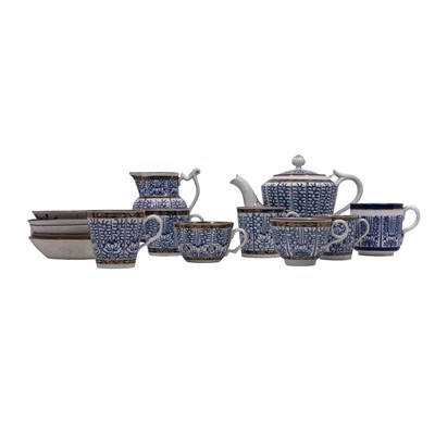 Lot 188 - A group of early Worcester Flight in 'Royal Lily' pattern
