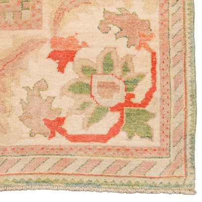 Lot 65 - A fine Arts & Crafts design carpet