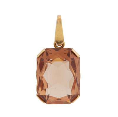 Lot 175 - An heliodor pendant