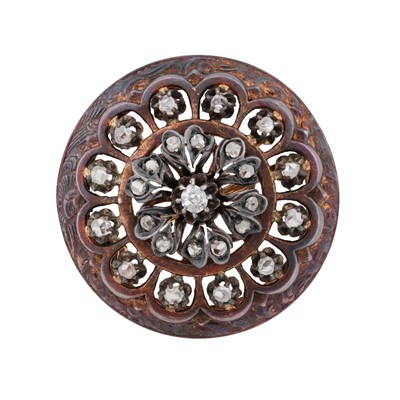 Lot 408 - A diamond brooch
