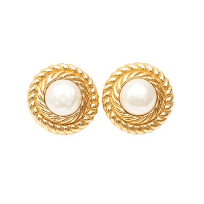 Lot 155 - Chanel White Pearl Rope Clip On Earrings