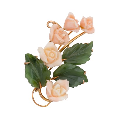 Lot 104 - A nephrite and rose coral brooch