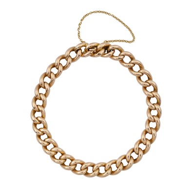 Lot 221 - A curb link bracelet