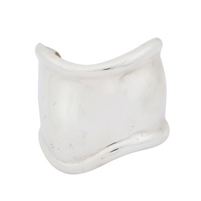 Lot 380 - Elsa Peretti for Tiffany & Co. | A 'Bone' silver cuff