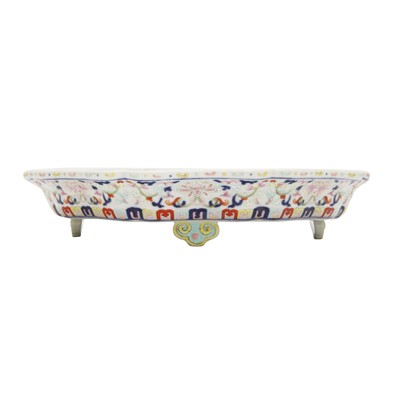 Lot 69 - A Chinese famille-rose 'lotus' jardiniere stand, Qing dynasty, 18th century