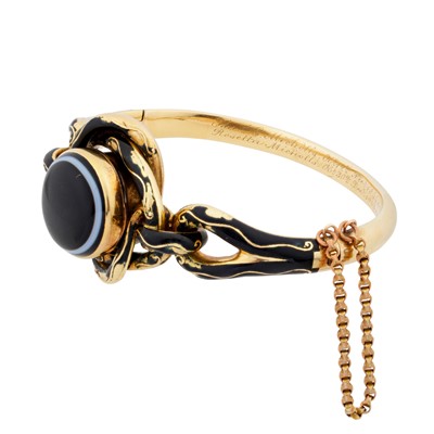 Lot 13 - An enamel and banded agate mourning bangle