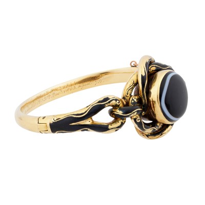 Lot 13 - An enamel and banded agate mourning bangle