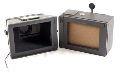 Lot 157 - A Large Bellieni Jumelle Simple Camera.