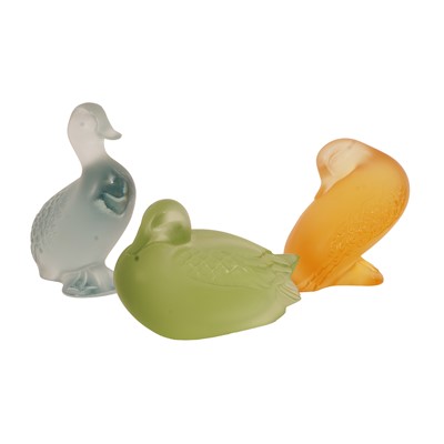 Lot 333 - A group of Lalique and Baccarat coloured glass items