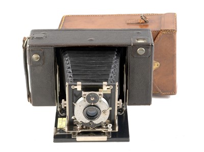 Lot 144 - The "Service" Roll Film Camera.