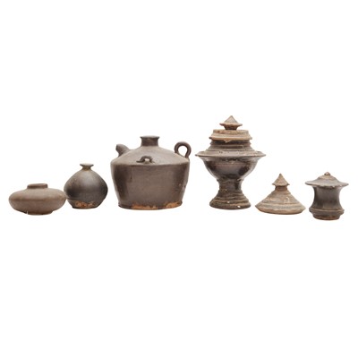 Lot 792 - A group of South East Asian ceramics, 14th/16th century