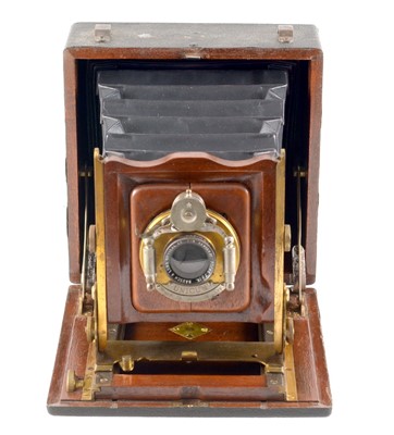 Lot 136 - An Un-named 5x4 Wood & Brass Camera.