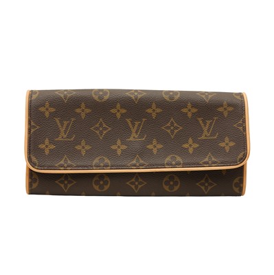 Lot 112 - Louis Vuitton Monogram Twin Pochette GM
