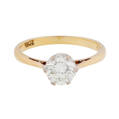 Lot 307 - A diamond single stone ring