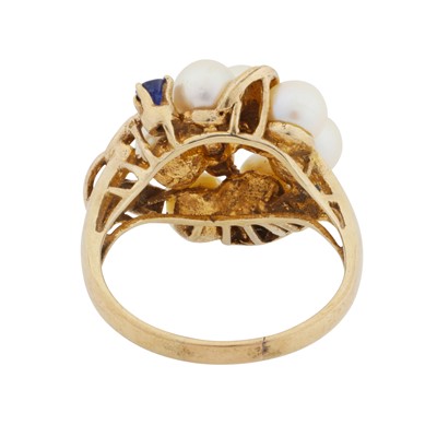 Lot 33 - A sapphire and pearl dress ring