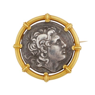 Lot 403 - Carlo Giuliano Ι An archaeological revival brooch
