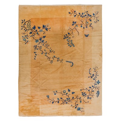 Lot 75 - A fine Chinese carpet