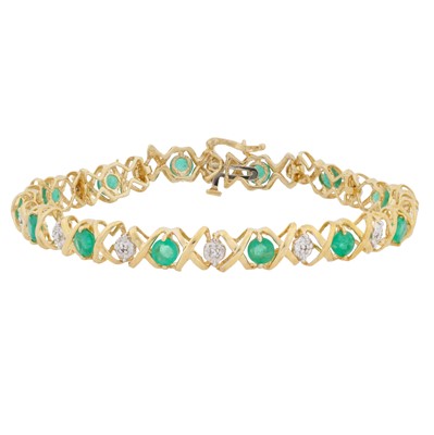 Lot 109 - An emerald and diamond bracelet