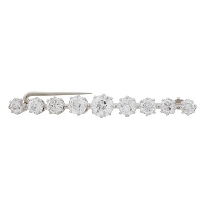 Lot 330 - A diamond bar brooch