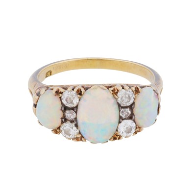 Lot 131 - An opal and diamond ring