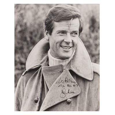 Lot 200 - Moore (Roger)
