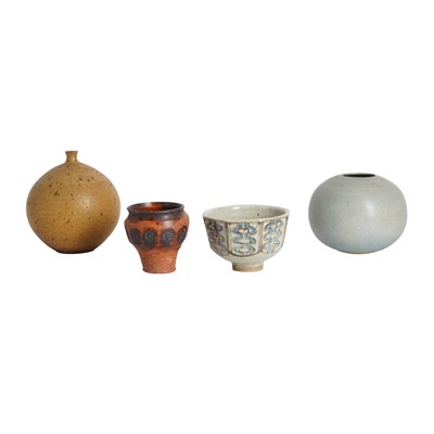 Lot 227 - Studio Pottery