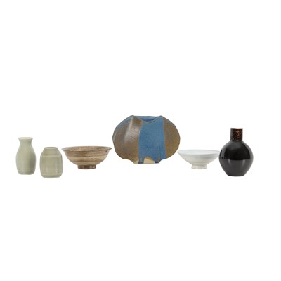 Lot 222 - British Studio Ceramics