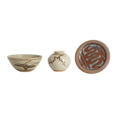 Lot 199 - British Studio Ceramics