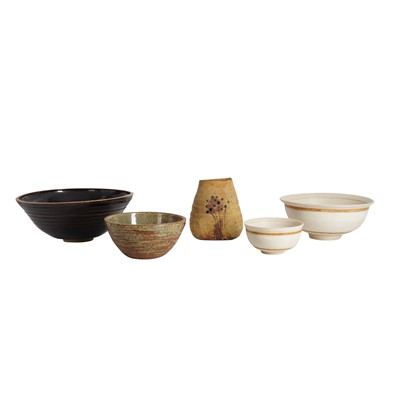 Lot 226 - Studio ceramics