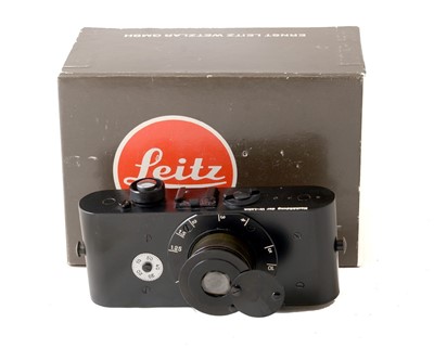 Lot 252 - Leica UR Replica.