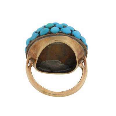 Lot 14 - A turquoise brooch/pendant, earring and ring suite